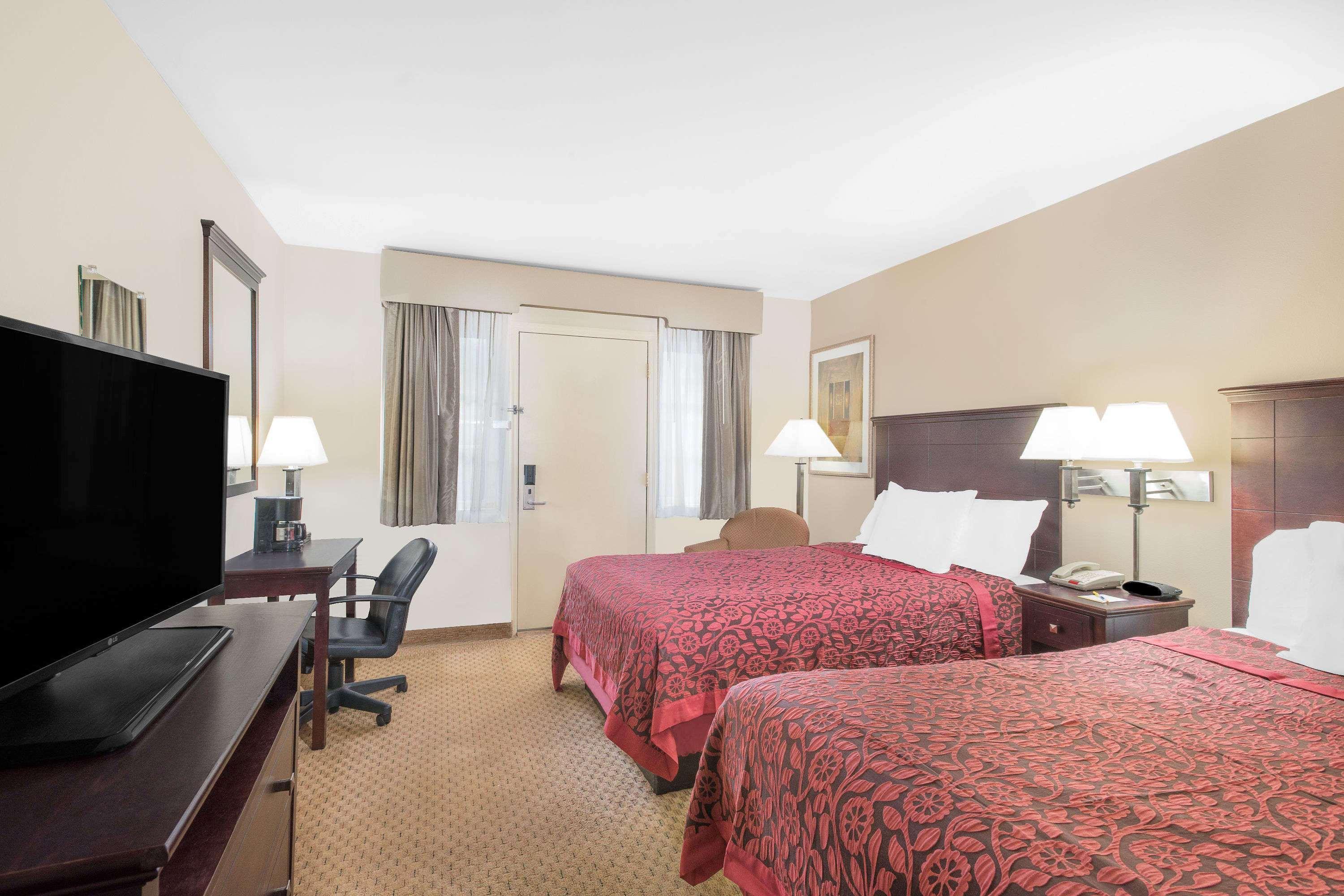 Days Inn By Wyndham Springfield/Phil.Intl Airport Exteriör bild