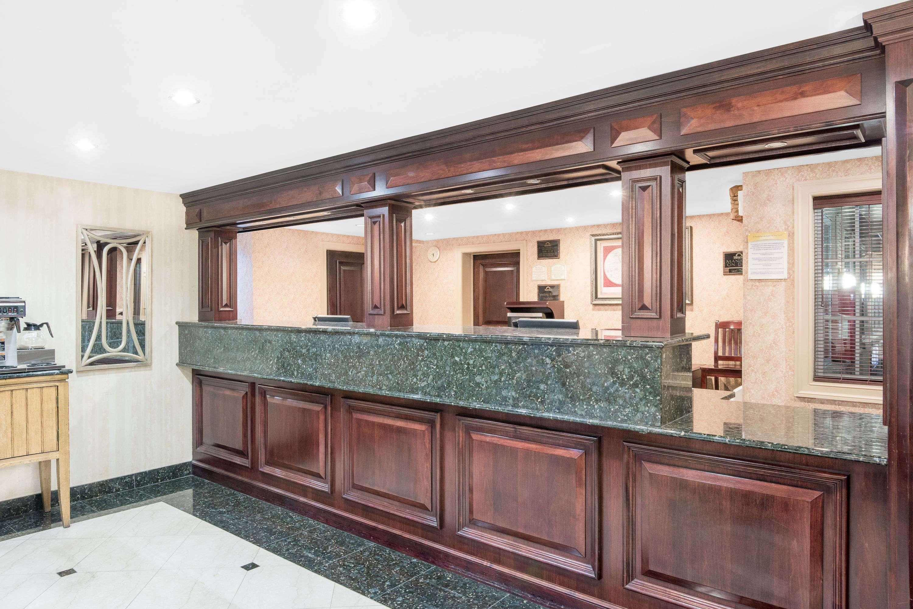 Days Inn By Wyndham Springfield/Phil.Intl Airport Exteriör bild