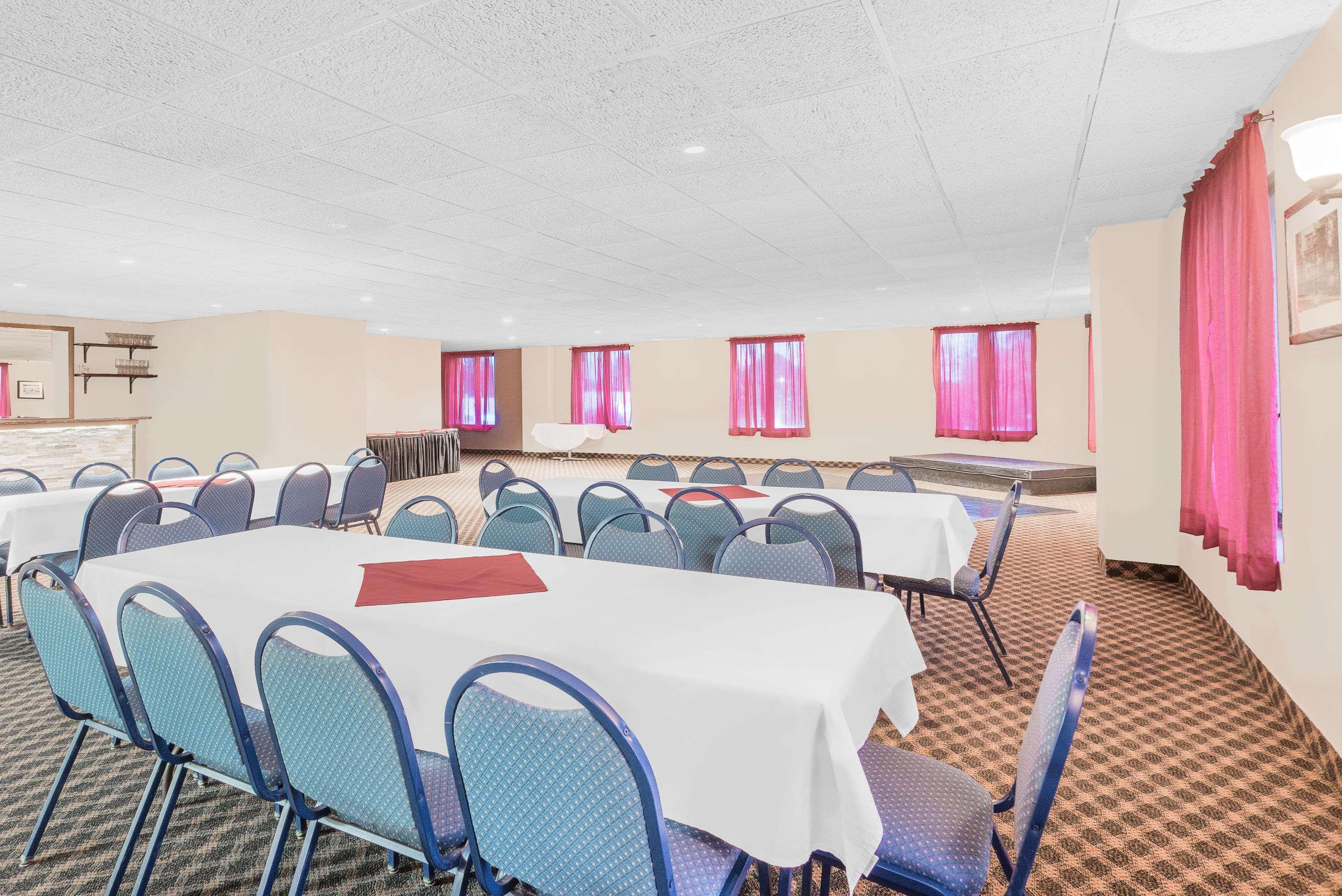 Days Inn By Wyndham Springfield/Phil.Intl Airport Exteriör bild